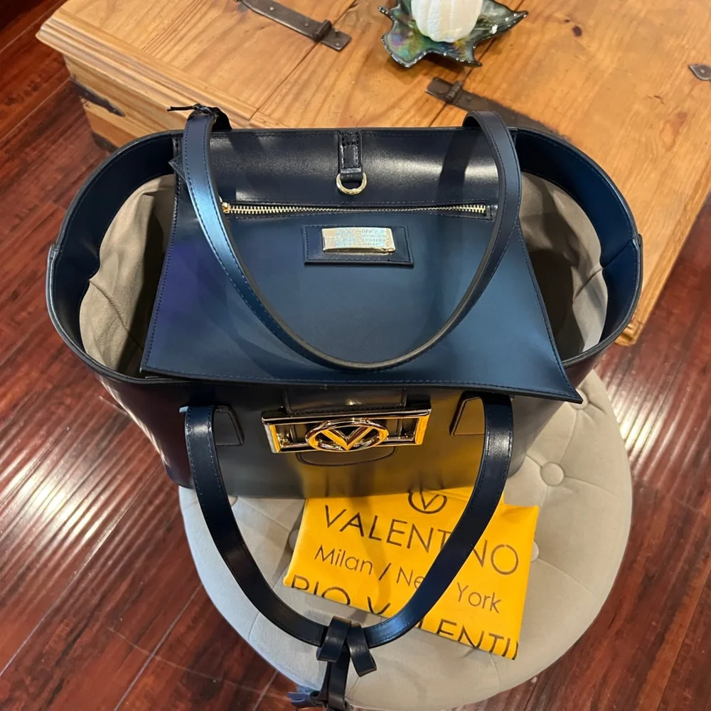 Mario Valentino NWT Large Smooth Leather Tote Bag Made in Italy w/ Dust Bag - Picture 13 of 17